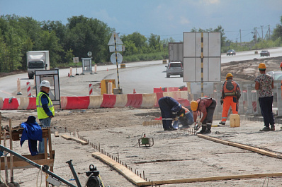 "Безопасные дороги": в Самарской области завершаются работы по укладке асфальта на объектах нацпроекта