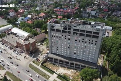 Житель Самары снял с высоты недостроенную 14-этажную гостиницу на ул. Солнечной