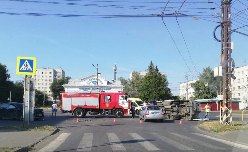 Число пострадавших в ДТП с перевернувшейся скорой в Тольятти увеличилось до трех