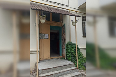 После обращения в соцсетях в Самаре благоустроили вход в подъезд