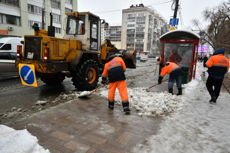 Скользкая тема: перед заморозками Самару засыплют реагентом и песком 
