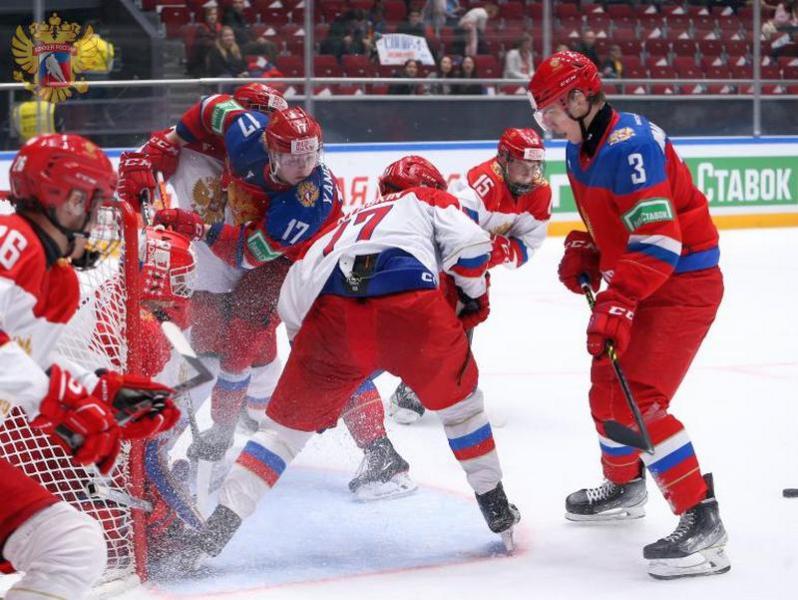 Тольяттинские хоккеисты стали бронзовыми призерами "Кубка будущего" 