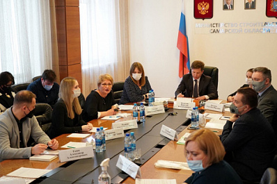 Губернатор Дмитрий Азаров проводит заседание межведомственной комиссии по вопросам урегулирования прав обманутых дольщиков