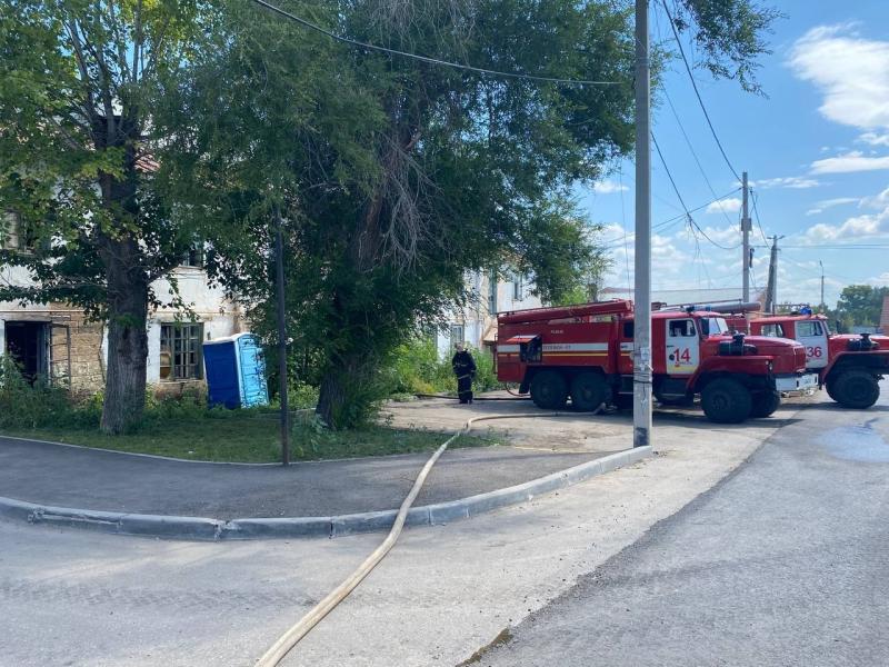 В Самарской области 29 июля загорелась заброшенная двухэтажка