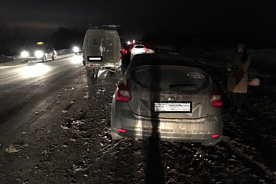 Женщина на иномарке собрала паровозик из машин под Самарой
