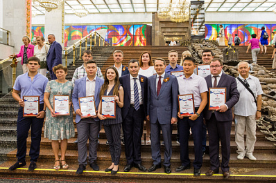 Самарчанку, победившую в "Диктанте Победы", наградили в Москве