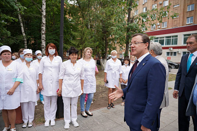 Дмитрий Азаров открыл новый корпус ковид-госпиталь в Самаре