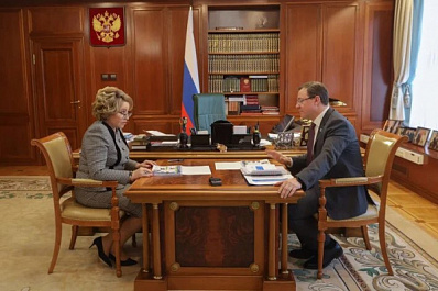 Нацпроекты, стабилизация рынка труда и планы на будущее: Дмитрий Азаров встретился с Валентиной Матвиенко