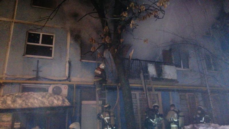 3 человека пострадали, 32 были эвакуированы во время крупного пожара в жилом доме в Самаре