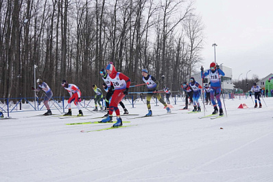 На трассах "Чайки" завершились областные соревнования по лыжным гонкам на призы газеты "Волжская коммуна"