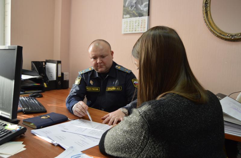 В Отрадном благодаря судебным приставам отец вернул дочь родной маме