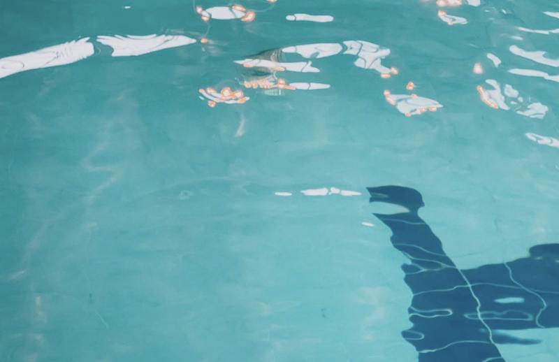 В Новосибирске второклассница утонула в бассейне во время урока физкультуры