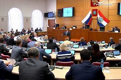 Дмитрий Азаров указал на недостатки в работе уполномоченного по защите прав предпринимателей области