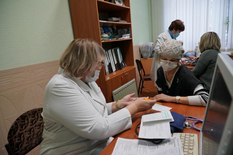 Дмитрий Азаров о здравоохранении: при кадровой ротации не должна страдать доступность медицинских услуг