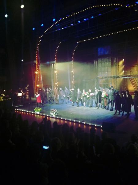 На новой сцене "СамАрта" показали "Трехгрошовую оперу"