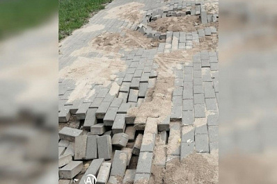 В Кировском районе Самары на улице Ташкентской в июле 2021 разрушилась тротуарная плитка