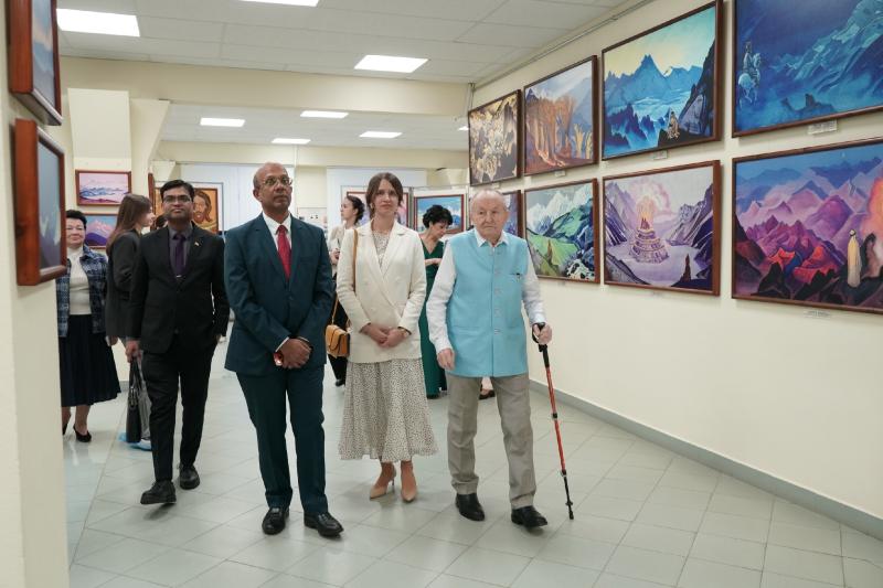 В Самаре презентовали посвященную Индии книгу