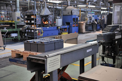 Дмитрий Азаров и акционер Группы компаний "АКОМ" Лилия Игнатьева обсудили планы по развитию предприятия