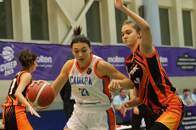 Баскетболистки "Самары" дома разгромили "юниорок" из УГМК