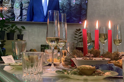 Россияне рассказали, что хотят вкусно есть и спать на новогодних праздниках