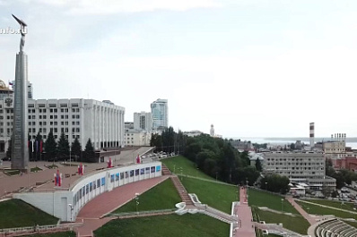 Вячеслав Федорищев проверил работу горячей линии главы региона