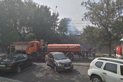 В Самаре 45 человек тушат горящий жилой дом на Ленинской, 38