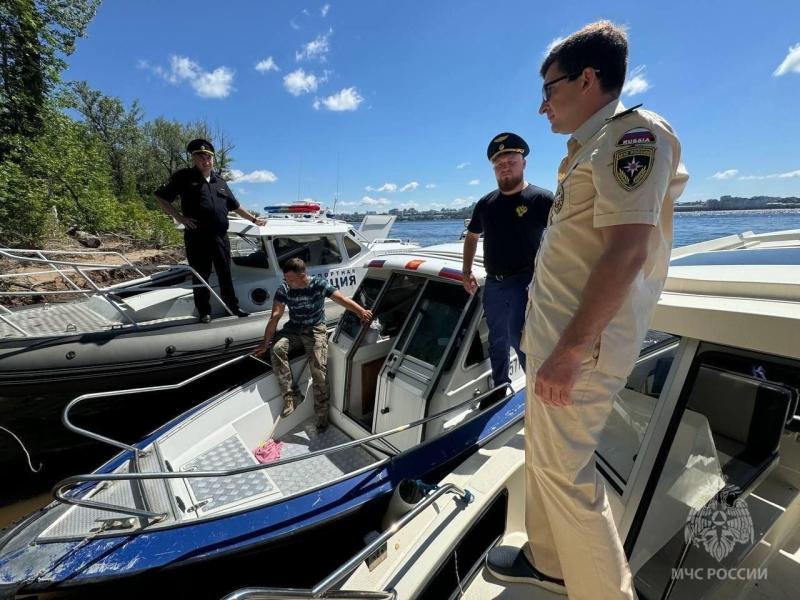 В Самарской области задержали водителя катера за большое число пассажиров