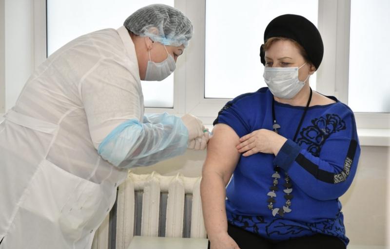 В Самарской области более 370 тысяч человек прошли повторную вакцинацию от COVID-19