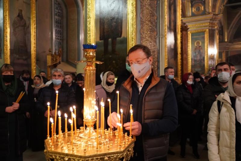 Дмитрий Азаров встретил Рождество вместе с земляками в сызранском кафедральном соборе Казанской иконы Божией Матери 