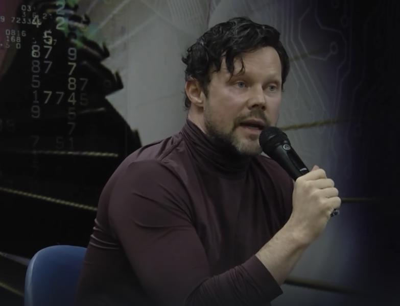 Известный российский актер Даниил Воробьев провел литературный урок в школе Отрадного 