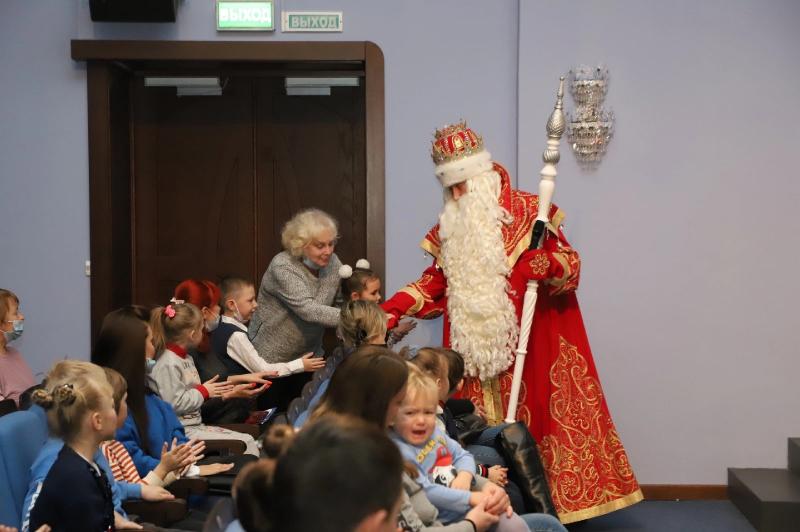 Главный Дед Мороз России встретился с юным самарцами