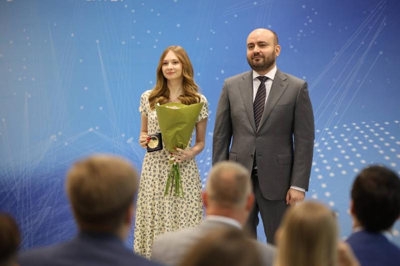 Вячеслав Федорищев: "Важнейшая для Правительства задача - поддерживать и развивать научное направление в нашем регионе"