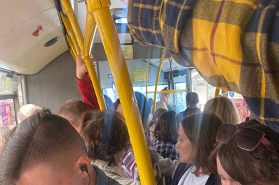 "Толпа идет на автобусы": в Самаре трамваи по ул. Советской пустили по аварийной схеме питания