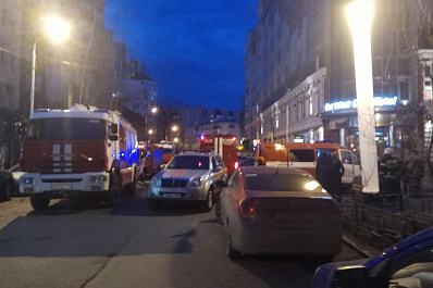 Жильцов самарской многоэтажки расселили на ночь из-за пожара