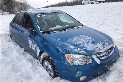 В Нефтегорском районе KIA улетела в кювет и опрокинулась: водитель погиб