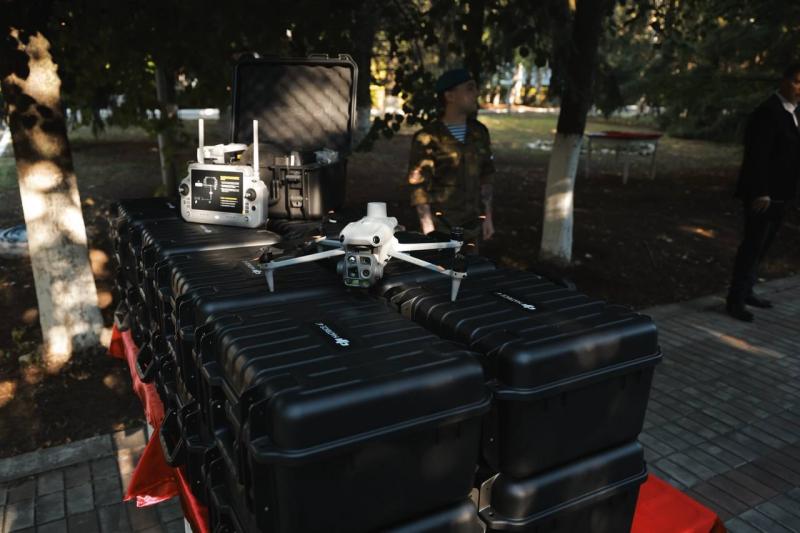 Самарский губернатор передал дроны на передовую и наградил бойцов спецназа