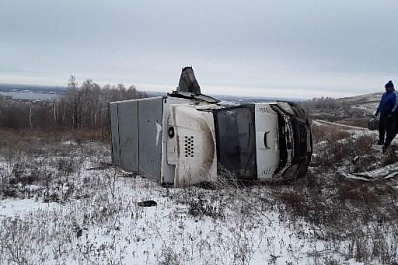 Грузовая Газель опрокинулась в Самарской области по вине неопытного водителя