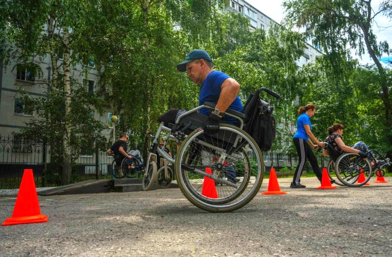 В Тольятти проходит специализированный заезд для инвалидов-колясочников