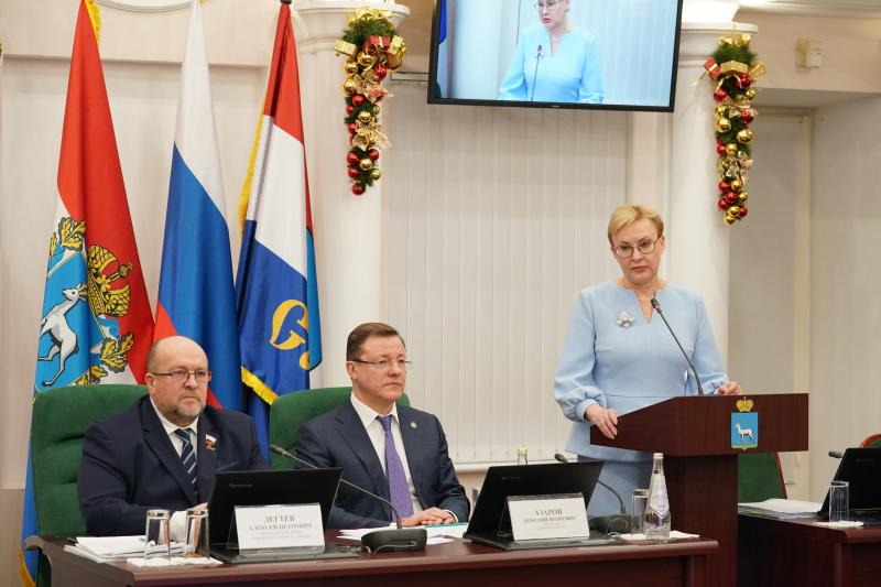 Дмитрий Азаров поздравил Елену Лапушкину с вступлением в должность главы Самары