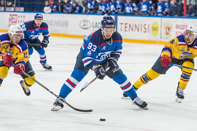 10 шайб на двоих: хоккейная "Лада" в упорном поединке уступила "Химику"