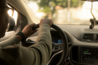 Автолюбителям напомнили об опасности кондиционера в машине