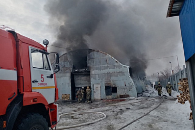 В Самаре 26 февраля сгорел склад бутилированной воды