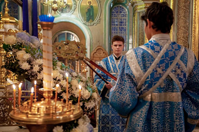 В Сызрани открылась выставка "Золотыми куполами смотрит вдаль собор Казанский"