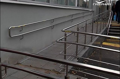 За жизнь без барьеров: в Самаре проверили доступность пандусов