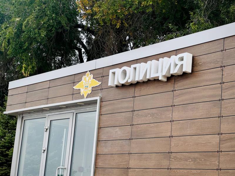 Головой об пол: женщину избили из-за попытки войти в кабинет без очереди