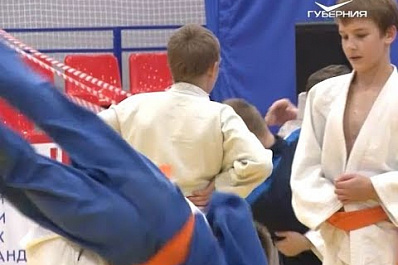 Коронные приемы от профессионалов: росгвардейцы провели в Самаре мастер-классы по единоборствам