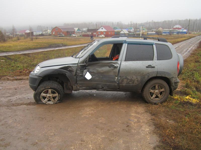 Кувыркнулся в воздухе: в Самарской области две машины столкнулись лоб в лоб