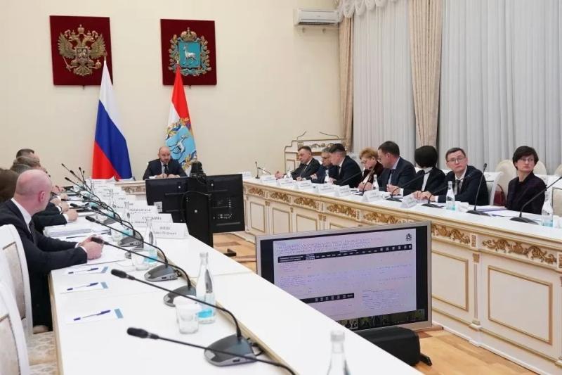 Вячеслав Федорищев поручил повысить удобство оказания самарцам медицинских услуг 