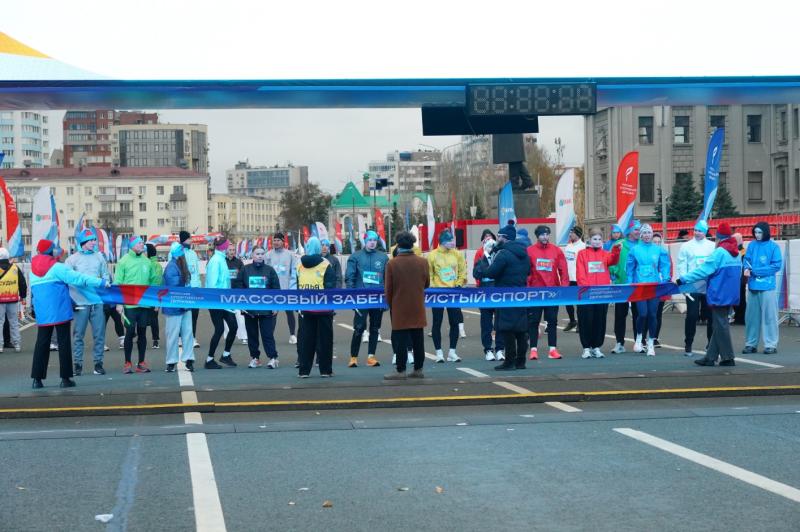 5 км по улицам Самары: как спортсмены готовились к массовому забегу