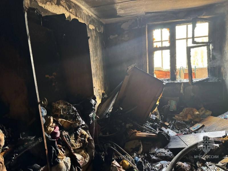 В Тольятти из-за упавшей лампады загорелась квартира